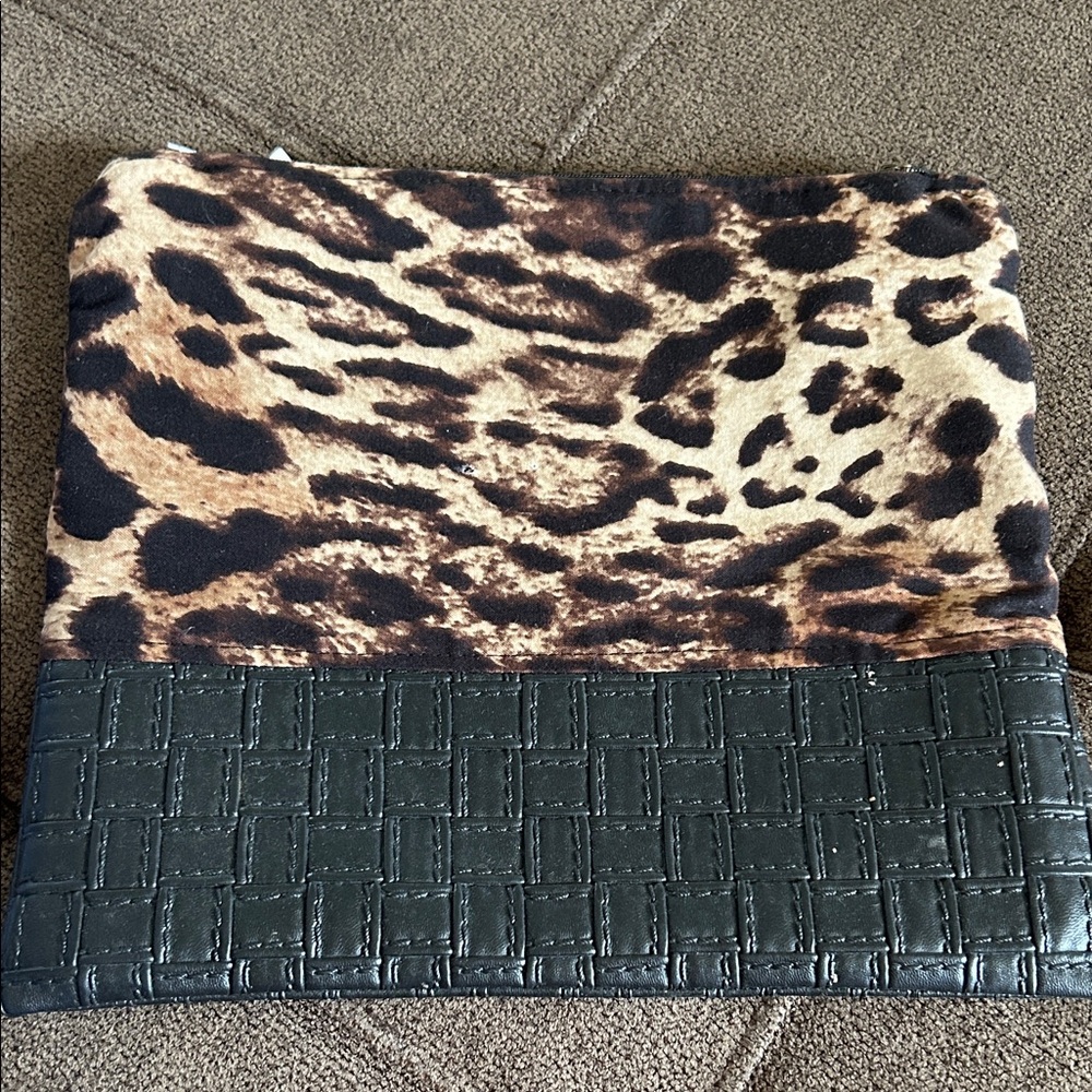 Chic Leopard and Black Textured Clutch